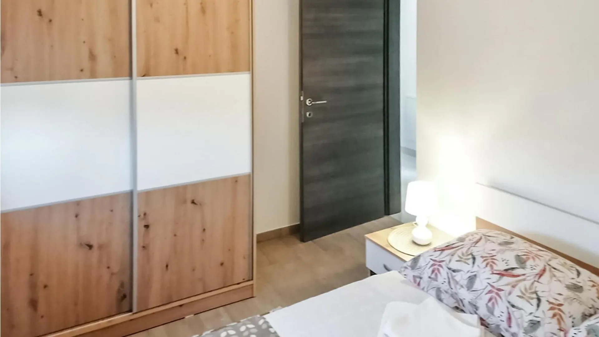 Gorgeous Apartment In Mladenici With Kitchen Viskovo